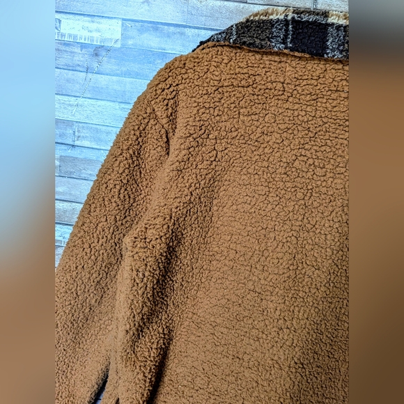Sunshine & Rodeos Sherpa Teddy Jacket With Plaid Detailing - Picture 12 of 15